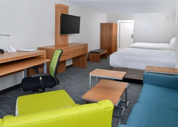 Holiday Inn Express & Suites Lexington Midtown - I-75 by IHG hotel thumbnail 6