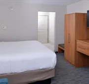 Holiday Inn Express & Suites Lexington Midtown - I-75 by IHG hotel detail image 7