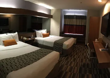 Microtel Inn & Suites by Wyndham Philadelphia Airport hotel thumbnail 5