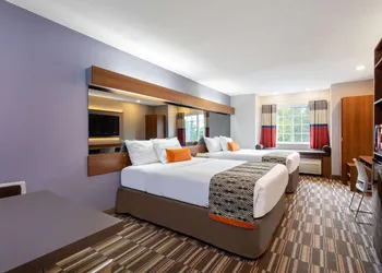 Microtel Inn & Suites by Wyndham Philadelphia Airport hotel thumbnail 7
