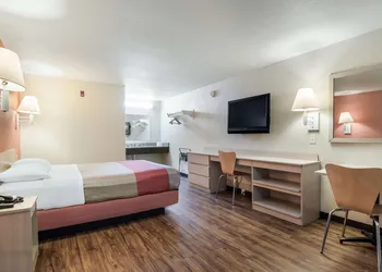 Motel 6 Newport News, VA hotel thumbnail 7