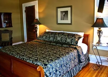 The Henderson hotel thumbnail 3