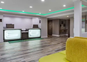 Quality Inn Murfreesboro - University Area hotel thumbnail 2