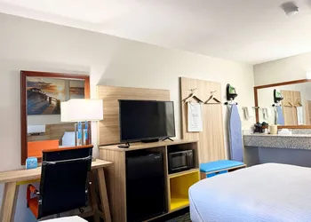 Days Inn by Wyndham Greenville hotel thumbnail 8