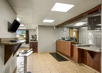 Rodeway Inn & Suites Grand Rapids Southeast hotel thumbnail 4