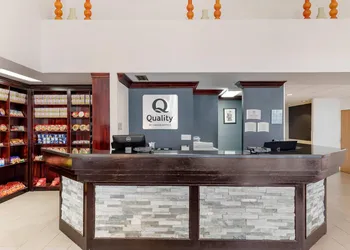 Quality Inn & Suites Denver Airport - Gateway Park hotel thumbnail 3