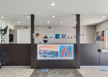 Motel 6 Addison, TX - Dallas hotel thumbnail 2