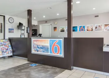 Motel 6 Addison, TX - Dallas hotel thumbnail 3