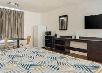 Motel 6 Addison, TX - Dallas hotel thumbnail 7