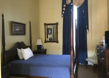 The Guest House Historic Mansion hotel thumbnail 4
