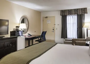 Quality Inn Windsor Mill - Baltimore hotel thumbnail 5