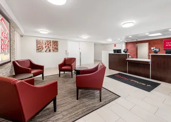Red Roof Inn PLUS+ Columbus - Worthington hotel thumbnail 2