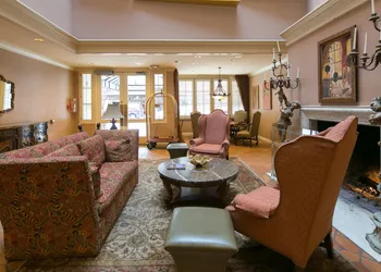 Spindrift Inn hotel thumbnail 2