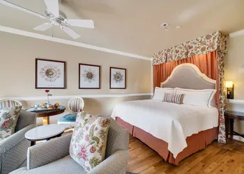 Spindrift Inn hotel thumbnail 5