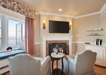 Spindrift Inn hotel thumbnail 6