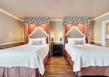 Spindrift Inn hotel thumbnail 7