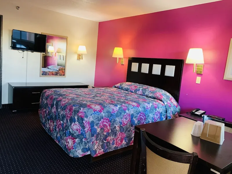 Luxury Inn hotel detail image 6