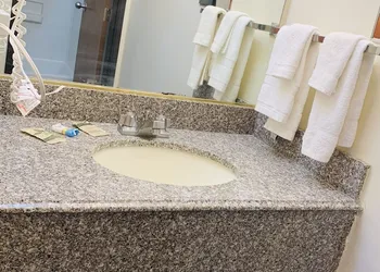 Luxury Inn hotel thumbnail 8