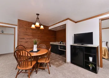 Quality Inn Vernal near Dinosaur National Monument hotel thumbnail 5
