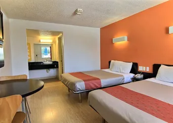Motel 6 Austin, TX - North Central hotel thumbnail 6