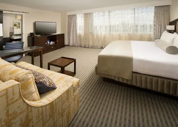 Skybridge Seattle Airport Hotel hotel thumbnail 4