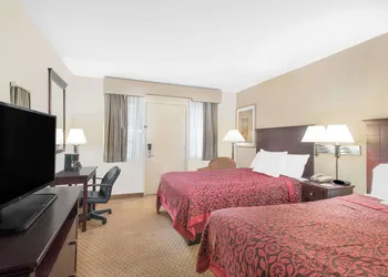 Days Inn by Wyndham Springfield/Phil.Intl Airport hotel thumbnail 3