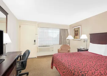 Days Inn by Wyndham Springfield/Phil.Intl Airport hotel thumbnail 5