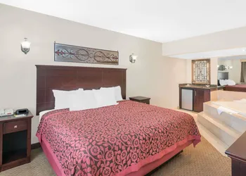 Days Inn by Wyndham Springfield/Phil.Intl Airport hotel thumbnail 7