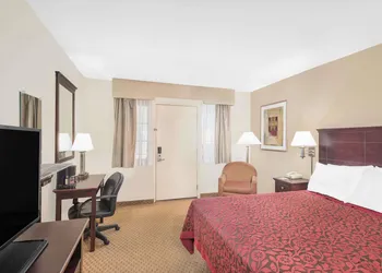 Days Inn by Wyndham Springfield/Phil.Intl Airport hotel thumbnail 8