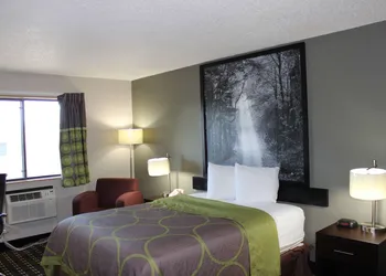 Super 8 by Wyndham Wyoming/Grand Rapids Area hotel thumbnail 8