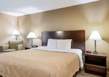 Quality Inn I-70 Near Kansas Speedway hotel thumbnail 7