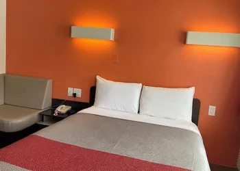 Motel 6 Fort Collins, CO hotel thumbnail 5