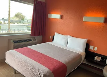 Motel 6 Fort Collins, CO hotel thumbnail 6