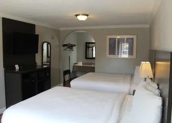 Americas Best Value Inn Medical Center Downtown hotel thumbnail 5