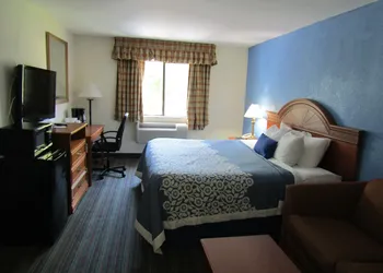 Days Inn by Wyndham Runnemede Philadelphia Area hotel thumbnail 3