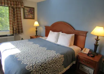 Days Inn by Wyndham Runnemede Philadelphia Area hotel thumbnail 5