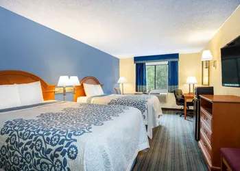 Days Inn by Wyndham Runnemede Philadelphia Area hotel thumbnail 8