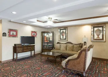 Quality Suites Midland North Loop 250 hotel thumbnail 3