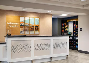 Hampton Inn & Suites La Crosse Downtown hotel thumbnail 8