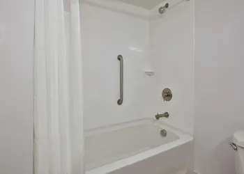 Hampton Inn White River Junction hotel thumbnail 7