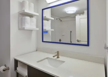 Hampton Inn White River Junction hotel thumbnail 8