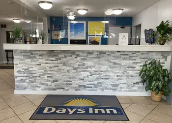 Days Inn by Wyndham Oglesby/ Starved Rock hotel thumbnail 2