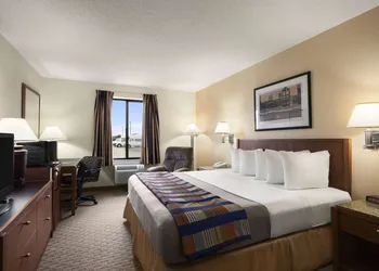 Days Inn by Wyndham Oglesby/ Starved Rock hotel thumbnail 4
