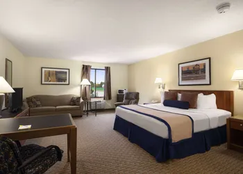 Days Inn by Wyndham Oglesby/ Starved Rock hotel thumbnail 7