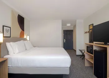 Spark by Hilton Orangeburg hotel thumbnail 7
