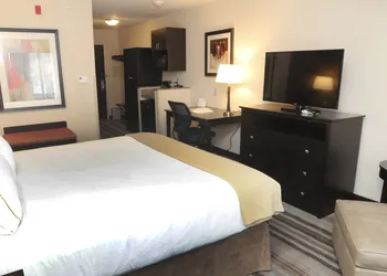 Holiday Inn Express & Suites Cambridge by IHG hotel thumbnail 5