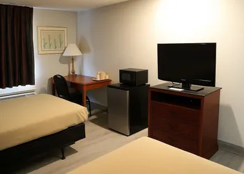 Raceway Inn hotel thumbnail 3