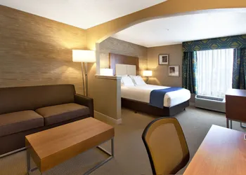 Holiday Inn & Suites Spring- The Woodlands Area by IHG hotel thumbnail 4