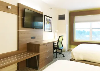 Holiday Inn Express Hotel & Suites White River Junction by IHG hotel thumbnail 2