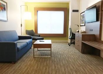 Holiday Inn Express Hotel & Suites White River Junction by IHG hotel thumbnail 8